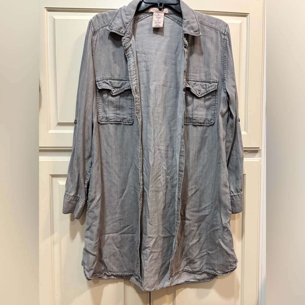 Gray Long Sleeve Button-Up Shirt